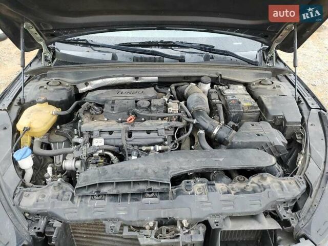 Чорний Кіа K5, об'ємом двигуна 1.6 л та пробігом 164 тис. км за 5600 $, фото 6 на Automoto.ua