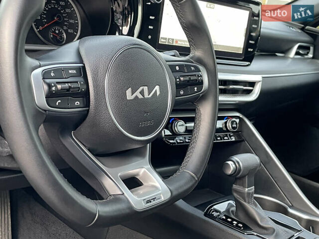 Черный Киа K5, объемом двигателя 1.6 л и пробегом 7 тыс. км за 23199 $, фото 43 на Automoto.ua
