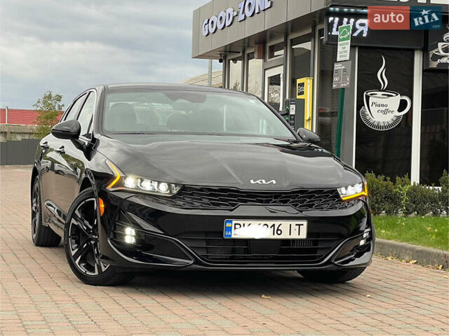 Черный Киа K5, объемом двигателя 1.6 л и пробегом 7 тыс. км за 23199 $, фото 4 на Automoto.ua