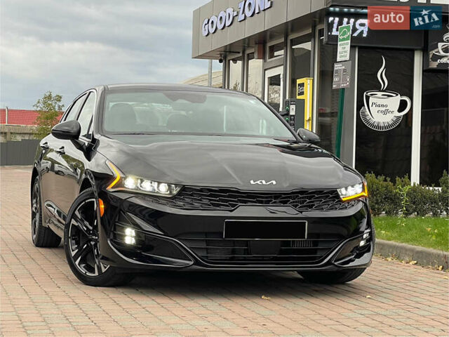 Черный Киа K5, объемом двигателя 1.6 л и пробегом 7 тыс. км за 23199 $, фото 4 на Automoto.ua