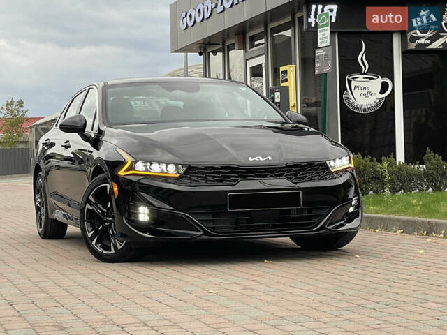 Черный Киа K5, объемом двигателя 1.6 л и пробегом 7 тыс. км за 23199 $, фото 1 на Automoto.ua