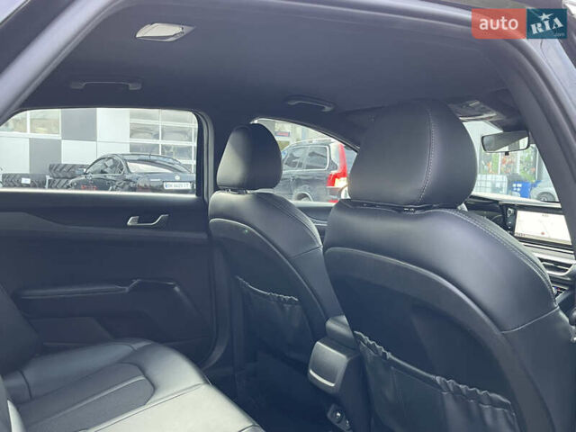 Черный Киа K5, объемом двигателя 1.6 л и пробегом 7 тыс. км за 23199 $, фото 51 на Automoto.ua