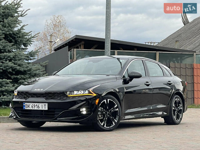 Черный Киа K5, объемом двигателя 1.6 л и пробегом 7 тыс. км за 23199 $, фото 2 на Automoto.ua