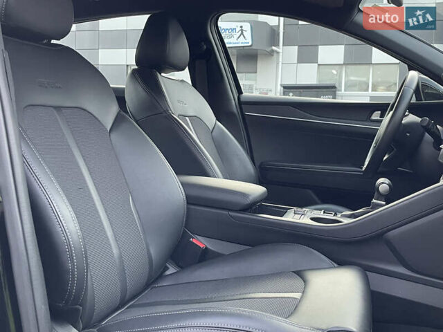 Черный Киа K5, объемом двигателя 1.6 л и пробегом 7 тыс. км за 23199 $, фото 49 на Automoto.ua