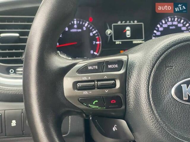 Красный Киа K5, объемом двигателя 2 л и пробегом 160 тыс. км за 11999 $, фото 22 на Automoto.ua