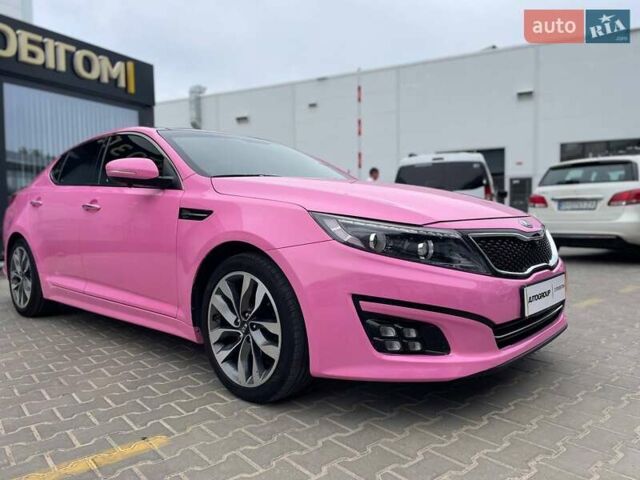 Красный Киа K5, объемом двигателя 2 л и пробегом 160 тыс. км за 11999 $, фото 1 на Automoto.ua