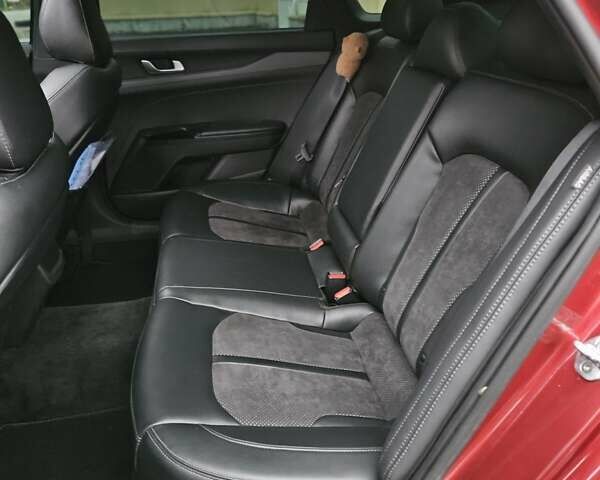 Красный Киа K5, объемом двигателя 1.6 л и пробегом 117 тыс. км за 24500 $, фото 32 на Automoto.ua