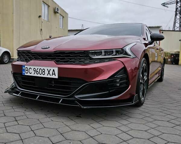 Красный Киа K5, объемом двигателя 1.6 л и пробегом 117 тыс. км за 24500 $, фото 1 на Automoto.ua