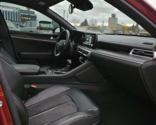 Красный Киа K5, объемом двигателя 1.6 л и пробегом 117 тыс. км за 24500 $, фото 33 на Automoto.ua