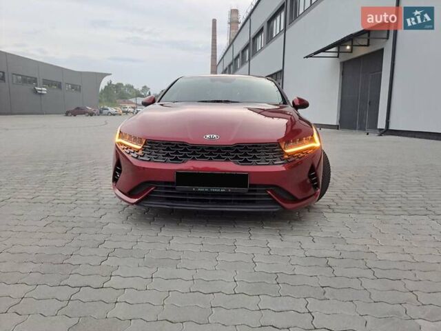 Красный Киа K5, объемом двигателя 1.6 л и пробегом 52 тыс. км за 20500 $, фото 5 на Automoto.ua