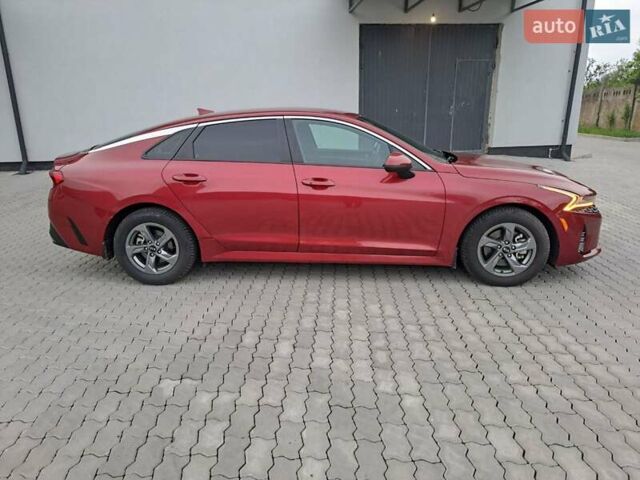 Красный Киа K5, объемом двигателя 1.6 л и пробегом 52 тыс. км за 20500 $, фото 8 на Automoto.ua