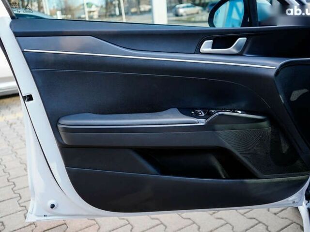Киа K5, объемом двигателя 1.6 л и пробегом 12 тыс. км за 22750 $, фото 11 на Automoto.ua