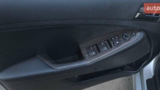 Кіа K5, об'ємом двигуна 2 л та пробігом 260 тис. км за 7500 $, фото 14 на Automoto.ua