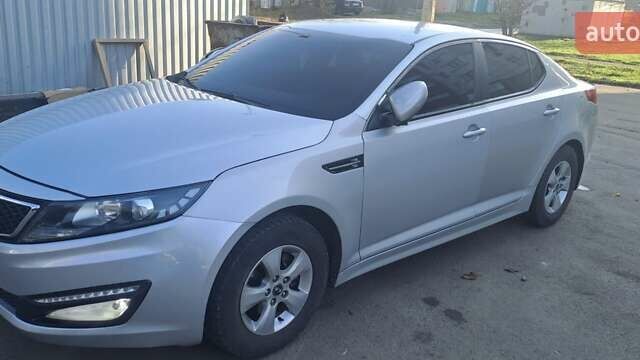 Кіа K5, об'ємом двигуна 2 л та пробігом 260 тис. км за 7500 $, фото 4 на Automoto.ua