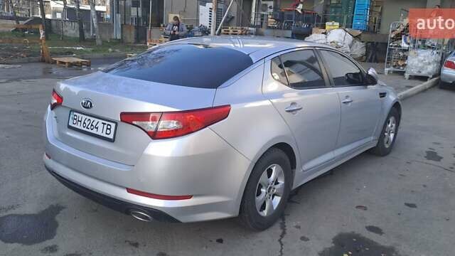 Кіа K5, об'ємом двигуна 2 л та пробігом 260 тис. км за 7500 $, фото 6 на Automoto.ua