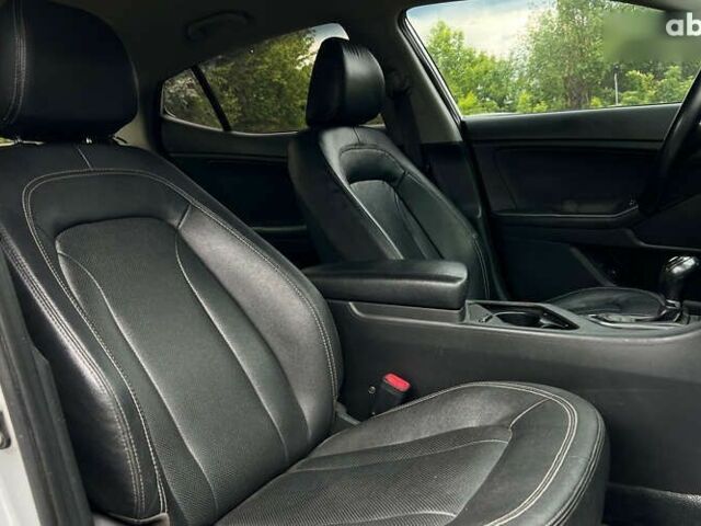 Киа K5, объемом двигателя 2 л и пробегом 180 тыс. км за 8400 $, фото 9 на Automoto.ua