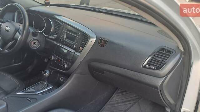 Кіа K5, об'ємом двигуна 2 л та пробігом 260 тис. км за 7500 $, фото 16 на Automoto.ua