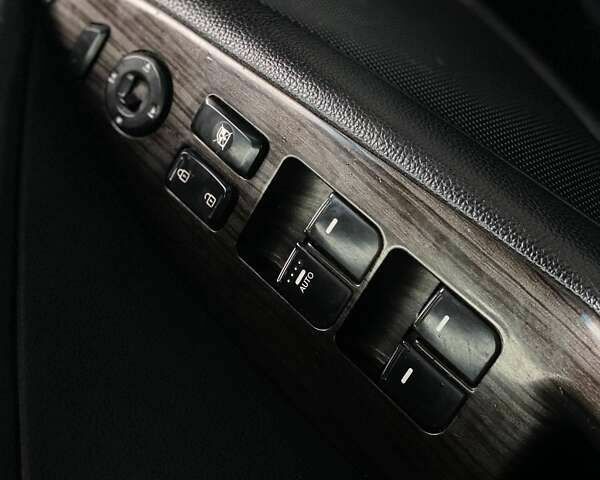 Киа K5, объемом двигателя 2 л и пробегом 307 тыс. км за 9290 $, фото 26 на Automoto.ua