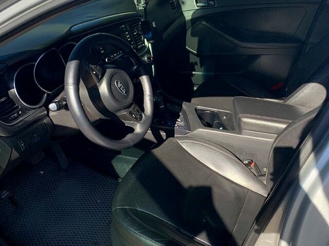 Кіа K5, об'ємом двигуна 2 л та пробігом 198 тис. км за 8200 $, фото 5 на Automoto.ua