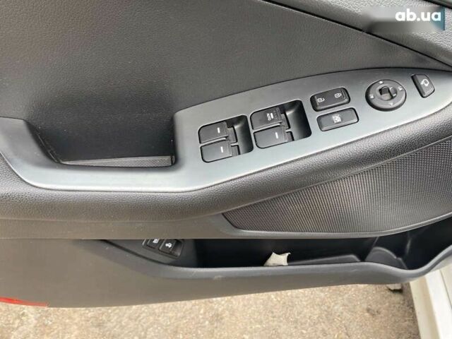 Киа K5, объемом двигателя 2 л и пробегом 217 тыс. км за 11000 $, фото 11 на Automoto.ua