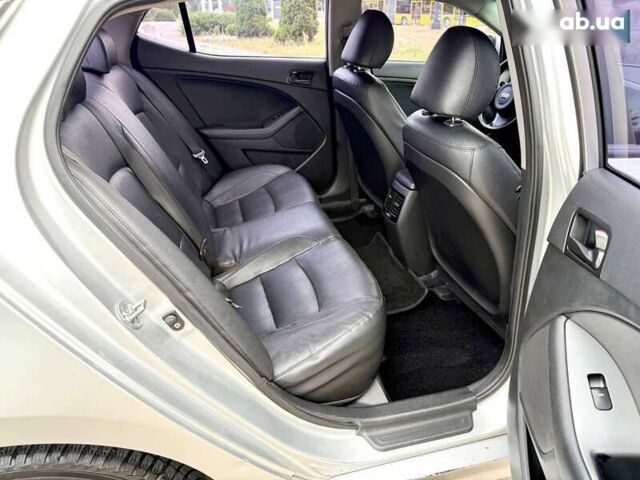 Кіа K5, об'ємом двигуна 2 л та пробігом 218 тис. км за 8350 $, фото 29 на Automoto.ua