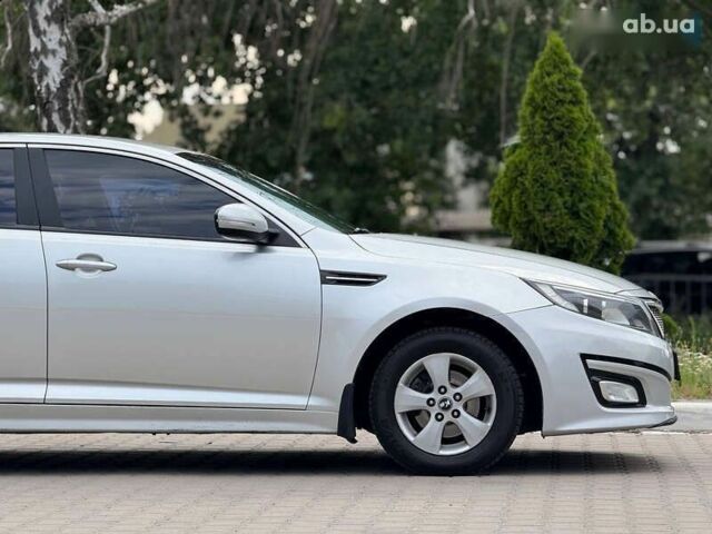 Кіа K5, об'ємом двигуна 2 л та пробігом 218 тис. км за 8350 $, фото 7 на Automoto.ua