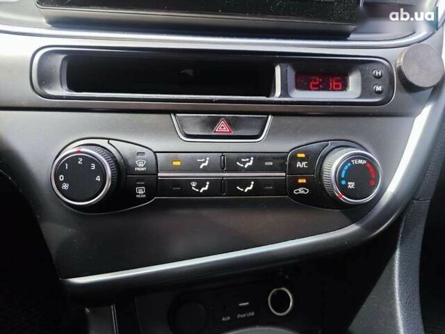 Кіа K5, об'ємом двигуна 2 л та пробігом 209 тис. км за 12790 $, фото 18 на Automoto.ua