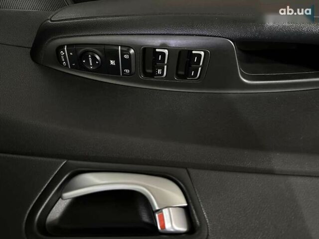 Киа K5, объемом двигателя 0 л и пробегом 200 тыс. км за 12700 $, фото 17 на Automoto.ua