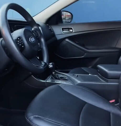 Киа K5, объемом двигателя 2 л и пробегом 199 тыс. км за 10000 $, фото 1 на Automoto.ua
