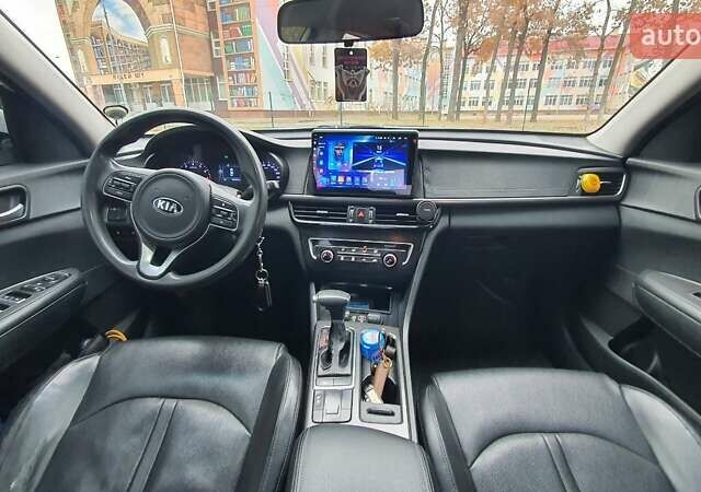 Киа K5, объемом двигателя 2 л и пробегом 400 тыс. км за 10900 $, фото 9 на Automoto.ua