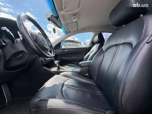 Кіа K5, об'ємом двигуна 2 л та пробігом 257 тис. км за 12200 $, фото 14 на Automoto.ua