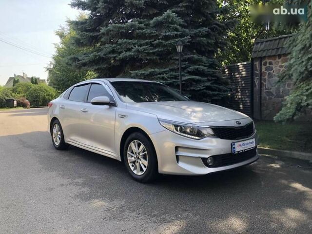 Киа K5 2017 в Киеве на Automoto.ua Киа K5, объемом двигателя 2 л и пробегом 339 тыс. км за 11990 $, фото 2 на Automoto.ua