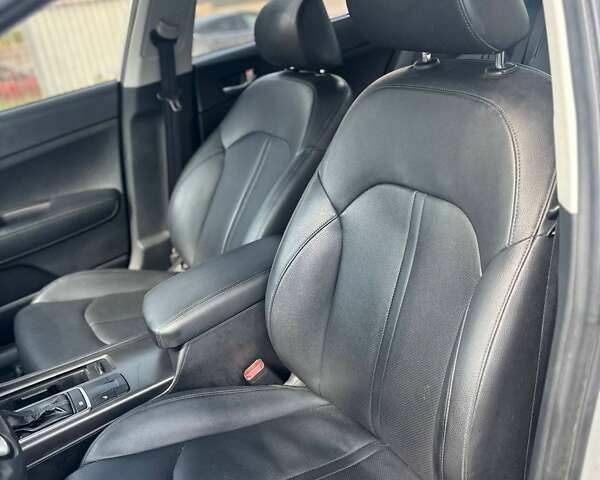 Киа K5, объемом двигателя 2 л и пробегом 391 тыс. км за 10490 $, фото 8 на Automoto.ua