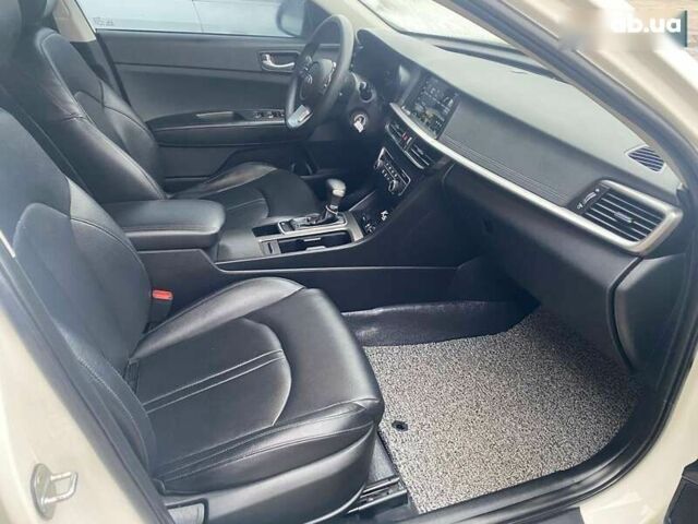 Кіа K5, об'ємом двигуна 2 л та пробігом 405 тис. км за 12490 $, фото 5 на Automoto.ua