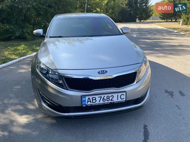 Серый Киа K5, объемом двигателя 2 л и пробегом 250 тыс. км за 10200 $, фото 10 на Automoto.ua