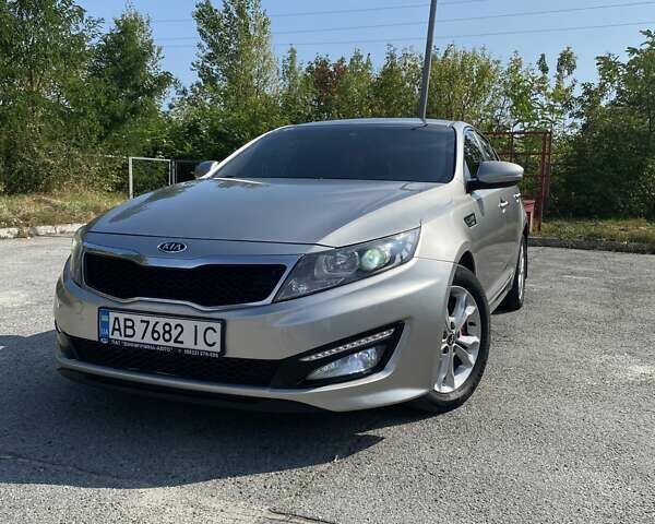 Серый Киа K5, объемом двигателя 2 л и пробегом 250 тыс. км за 10200 $, фото 1 на Automoto.ua