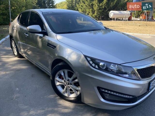 Серый Киа K5, объемом двигателя 2 л и пробегом 250 тыс. км за 10200 $, фото 11 на Automoto.ua