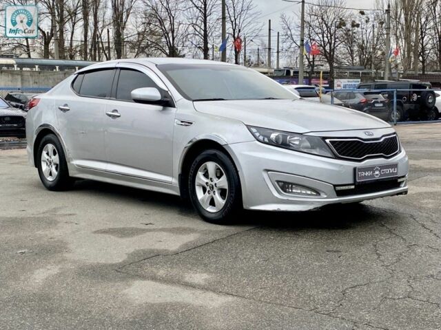 Серый Киа K5, объемом двигателя 2 л и пробегом 123 тыс. км за 7000 $, фото 2 на Automoto.ua