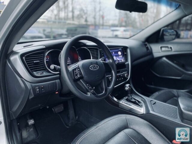 Серый Киа K5, объемом двигателя 2 л и пробегом 123 тыс. км за 7000 $, фото 11 на Automoto.ua