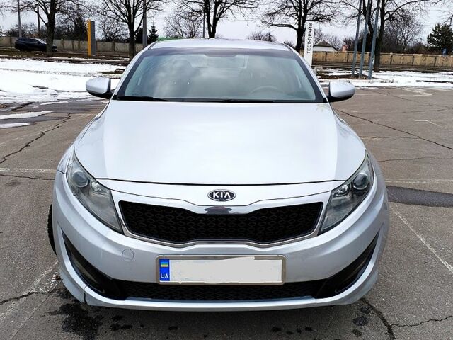 Серый Киа K5, объемом двигателя 20 л и пробегом 350 тыс. км за 6800 $, фото 5 на Automoto.ua