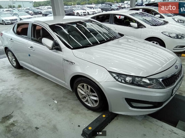 Серый Киа K5, объемом двигателя 2 л и пробегом 160 тыс. км за 8000 $, фото 1 на Automoto.ua