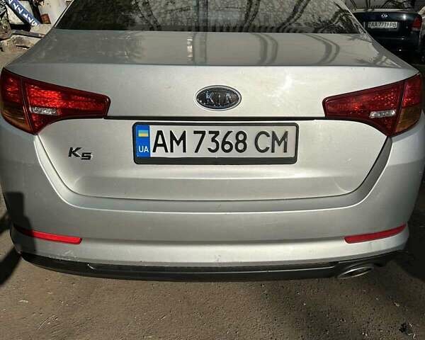 Серый Киа K5, объемом двигателя 2 л и пробегом 280 тыс. км за 6800 $, фото 13 на Automoto.ua