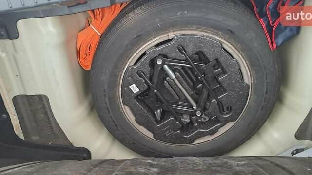Серый Киа K5, объемом двигателя 2 л и пробегом 316 тыс. км за 7700 $, фото 11 на Automoto.ua