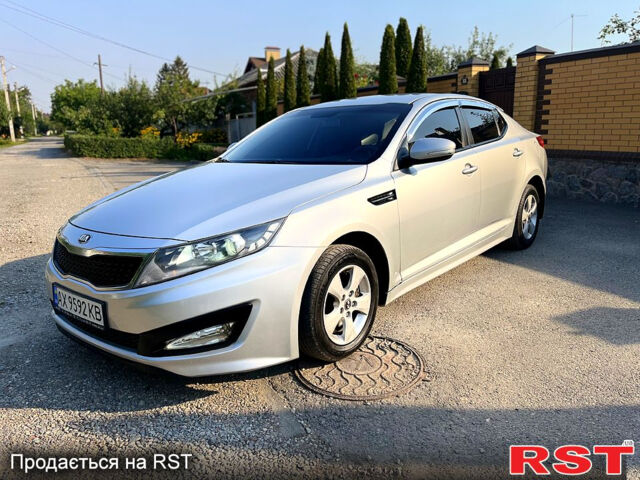 Серый Киа K5, объемом двигателя 2 л и пробегом 415 тыс. км за 7100 $, фото 10 на Automoto.ua