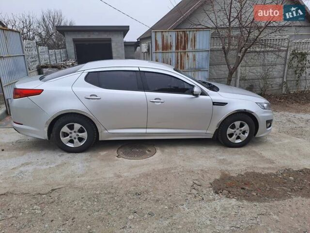 Сірий Кіа K5, об'ємом двигуна 2 л та пробігом 240 тис. км за 7100 $, фото 4 на Automoto.ua