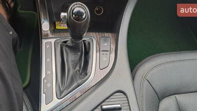Серый Киа K5, объемом двигателя 2 л и пробегом 316 тыс. км за 7700 $, фото 24 на Automoto.ua