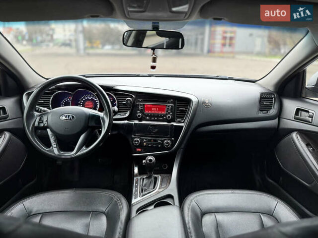 Сірий Кіа K5, об'ємом двигуна 2 л та пробігом 230 тис. км за 7999 $, фото 15 на Automoto.ua