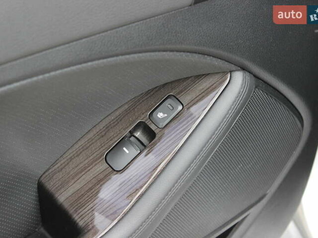 Серый Киа K5, объемом двигателя 2 л и пробегом 220 тыс. км за 9999 $, фото 24 на Automoto.ua