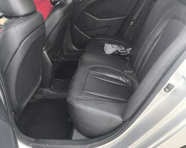 Сірий Кіа K5, об'ємом двигуна 2 л та пробігом 181 тис. км за 8250 $, фото 7 на Automoto.ua