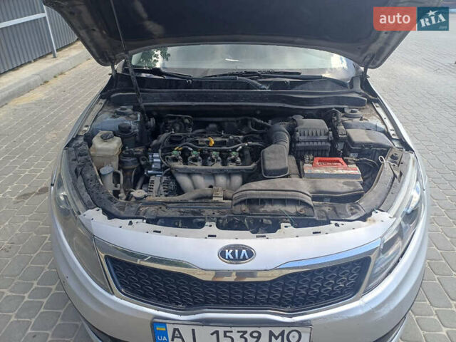 Сірий Кіа K5, об'ємом двигуна 2 л та пробігом 129 тис. км за 4999 $, фото 8 на Automoto.ua